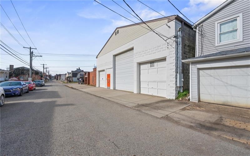 301 Barr St, Mc Donald, 15057, ,Commercial-industrial-business,For Sale,Barr St,1679514