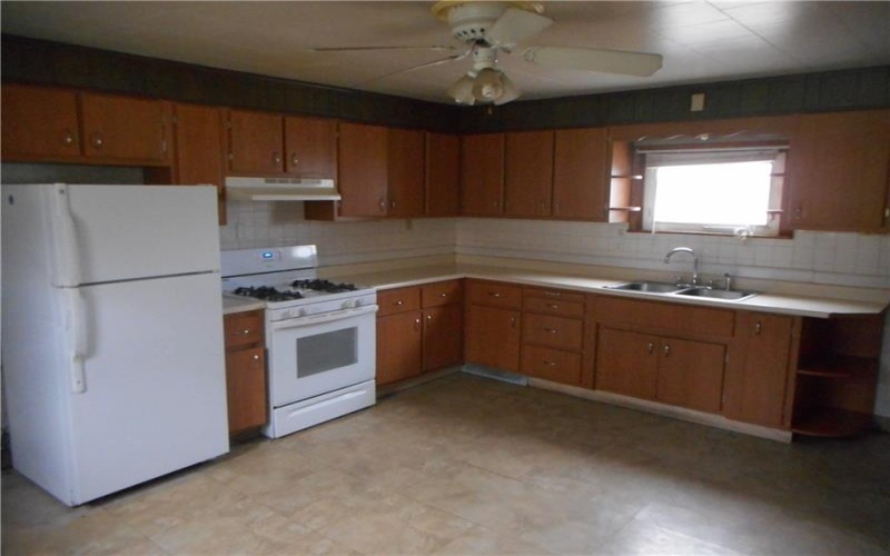 635 Wood St (Rear), California, 15419, 2 Bedrooms Bedrooms, 7 Rooms Rooms,1 BathroomBathrooms,Residential,For Sale,Wood St (Rear),1679749