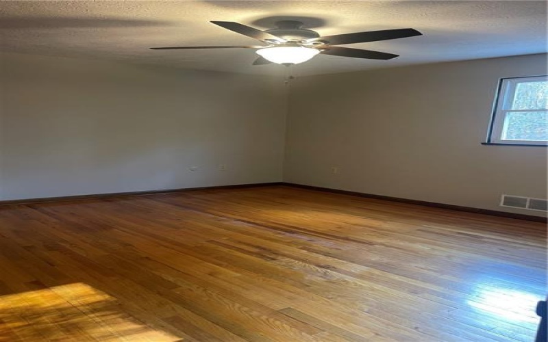 634 Stamford Dr, Greensburg, 15601, 4 Bedrooms Bedrooms, ,2.1 BathroomsBathrooms,Residential,For Sale,Stamford Dr,1679864