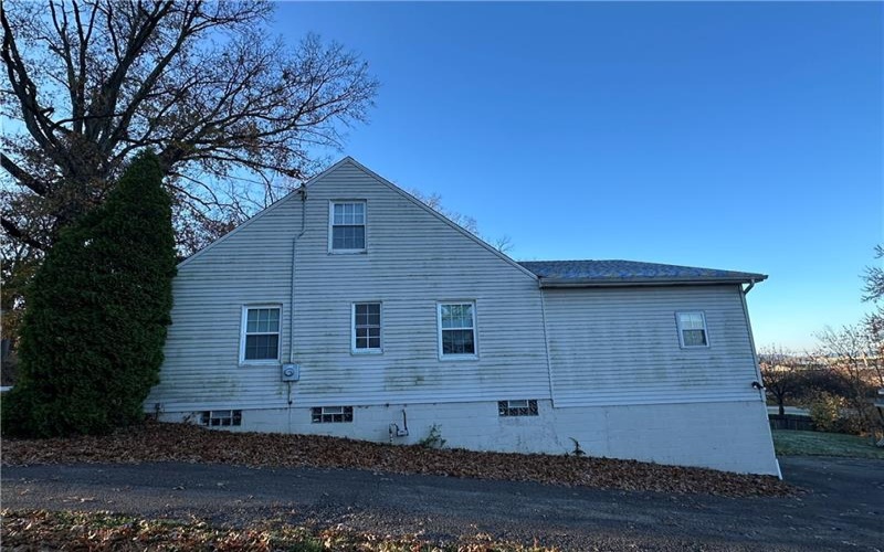 3323 Leechburg Road, Lower Burrell, 15068, 4 Bedrooms Bedrooms, 12 Rooms Rooms,1 BathroomBathrooms,Residential,For Sale,Leechburg Road,1679972