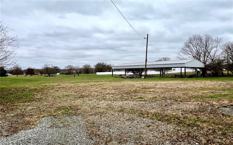 697 VANDERBILT ROAD, 15425, 15425, ,Commercial-industrial-business,For Sale,VANDERBILT ROAD,1680446