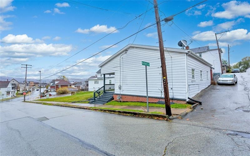 611 5th Street, Donora, 15033, 2 Bedrooms Bedrooms, 5 Rooms Rooms,1 BathroomBathrooms,Residential,For Sale,5th Street,1680646