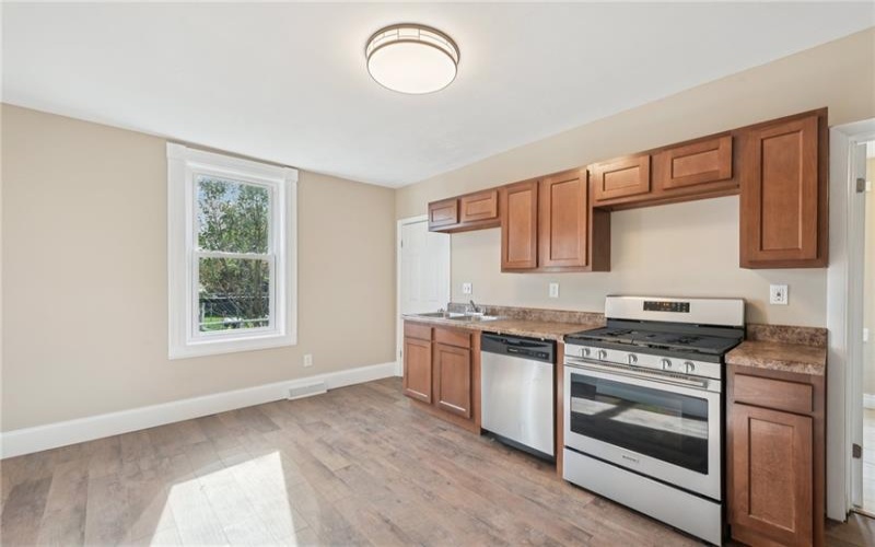 541 4th Ave, New Kensington, 15068, 3 Bedrooms Bedrooms, 9 Rooms Rooms,2 BathroomsBathrooms,Residential,For Sale,4th Ave,1680653