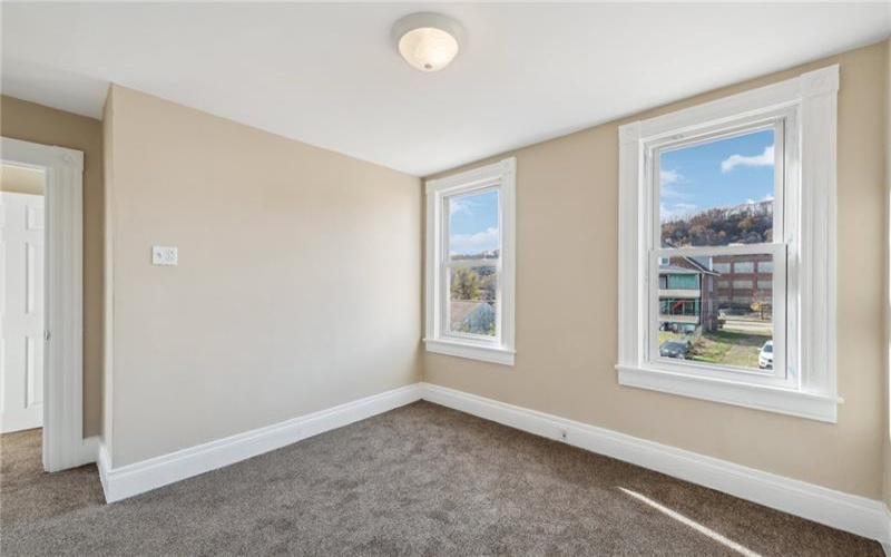 541 4th Ave, New Kensington, 15068, 3 Bedrooms Bedrooms, 9 Rooms Rooms,2 BathroomsBathrooms,Residential,For Sale,4th Ave,1680653