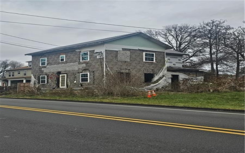 150 Main St, Donegal, 15628, ,Residential,For Sale,Main St,1680907