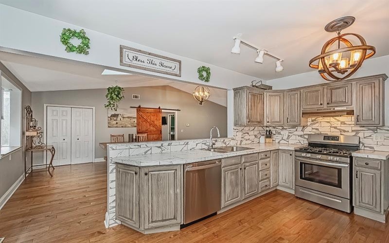 670 Sugar Camp Rd, Finleyville, 15332, 4 Bedrooms Bedrooms, 9 Rooms Rooms,2.1 BathroomsBathrooms,Residential,For Sale,Sugar Camp Rd,1681061