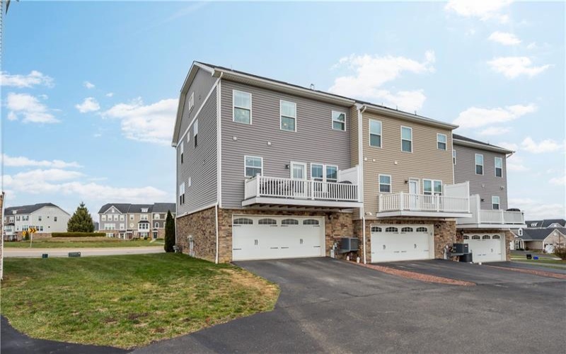 4060 Overview Dr, Canonsburg, 15317, 3 Bedrooms Bedrooms, 7 Rooms Rooms,2.1 BathroomsBathrooms,Residential,For Sale,Overview Dr,1681528