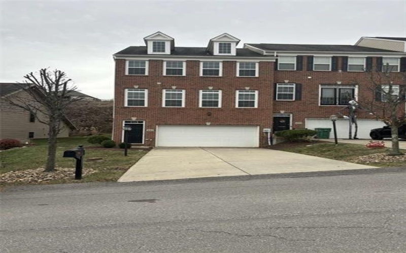 521 Gala Dr, Canonsburg, 15317, 3 Bedrooms Bedrooms, 6 Rooms Rooms,3.1 BathroomsBathrooms,Residential,For Sale,Gala Dr,1682096