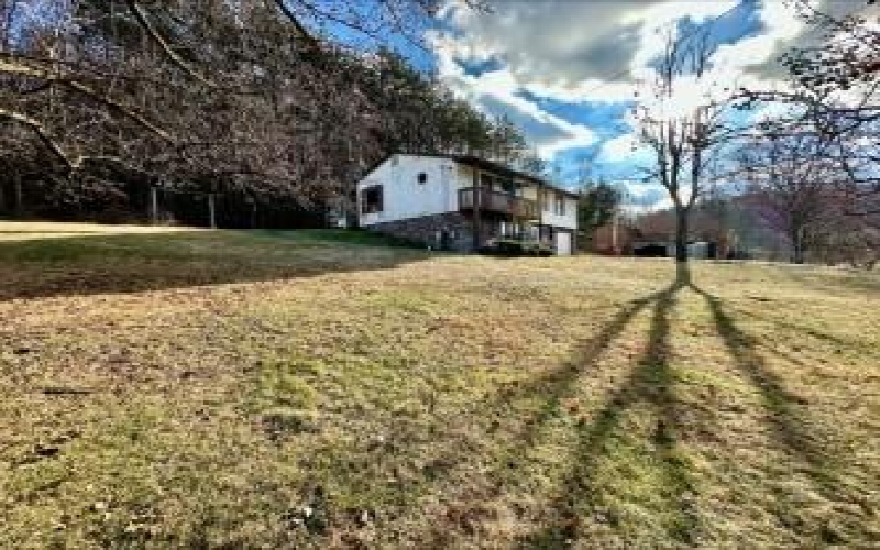 238 Victoria Way, Leechburg, 15656, 2 Bedrooms Bedrooms, 10 Rooms Rooms,1.1 BathroomsBathrooms,Residential,For Sale,Victoria Way,1682189