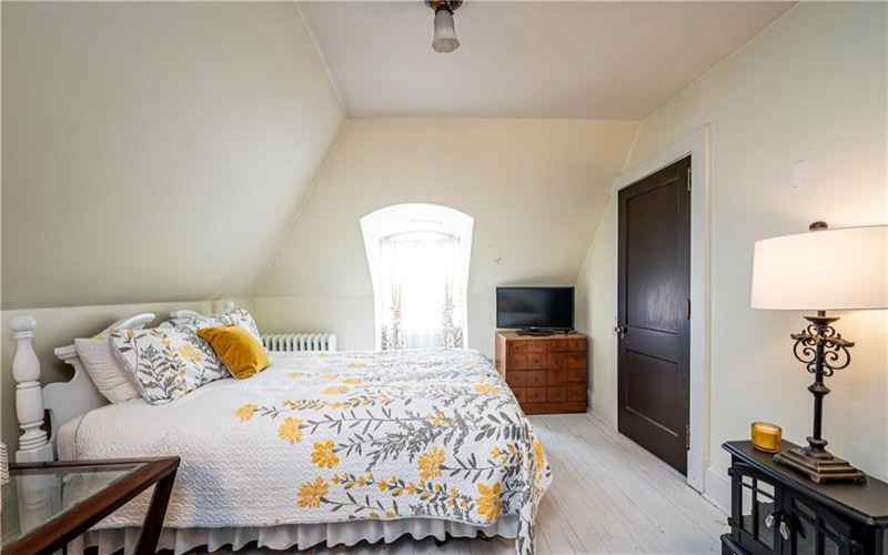 450 MAIN STREET, Greensburg, 15601, 5 Bedrooms Bedrooms, 11 Rooms Rooms,3.2 BathroomsBathrooms,Residential,For Sale,MAIN STREET,1663547