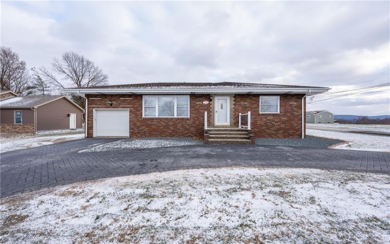 4958 State Route 982, Latrobe, 15650, 3 Bedrooms Bedrooms, 10 Rooms Rooms,2 BathroomsBathrooms,Residential,For Sale,State Route 982,1682673