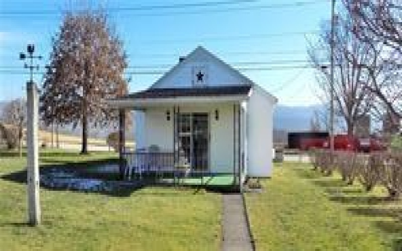 2686 Morgantown Road, Uniontown, 15401, 2 Bedrooms Bedrooms, ,1 BathroomBathrooms,Lease,For Sale,Morgantown Road,1682738