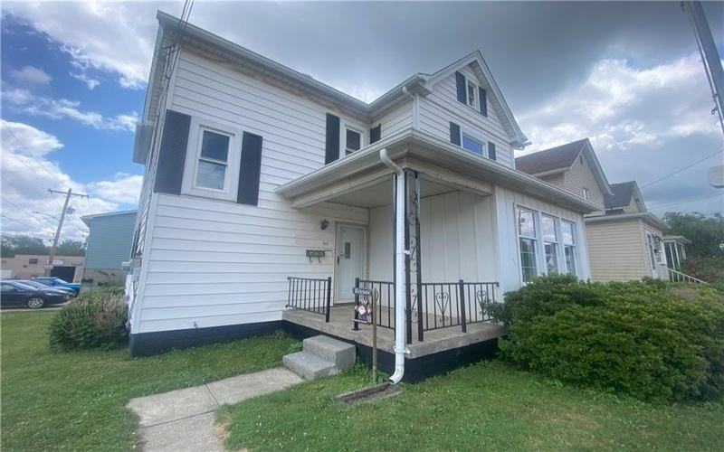 202 3rd St, Youngwood, 15697, 4 Bedrooms Bedrooms, ,2 BathroomsBathrooms,Lease,For Sale,3rd St,1682752