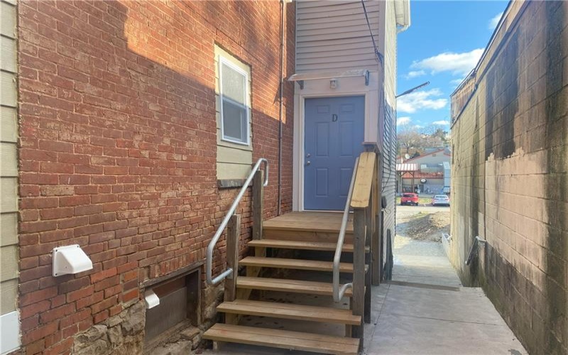 407 N Pittsburgh St, Connellsville, 15683, 1 Bedroom Bedrooms, ,1 BathroomBathrooms,Lease,For Sale,N Pittsburgh St,1682796