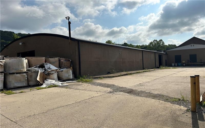 1101 Railroad, 15063, 15063, ,Commercial-industrial-business,For Sale,Railroad,1683074