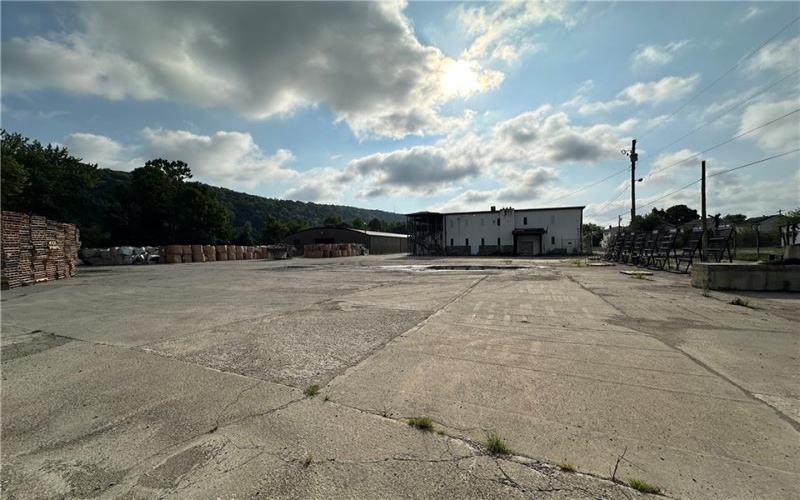 1101 Railroad, 15063, 15063, ,Commercial-industrial-business,For Sale,Railroad,1683074