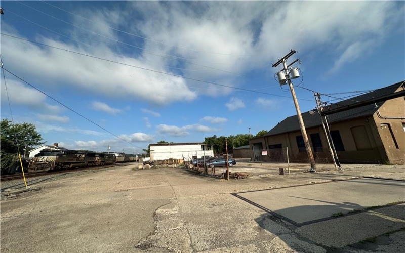 1101 Railroad, 15063, 15063, ,Commercial-industrial-business,For Sale,Railroad,1683074