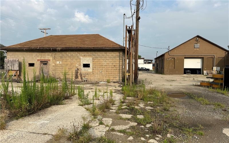 1101 Railroad, 15063, 15063, ,Commercial-industrial-business,For Sale,Railroad,1683074