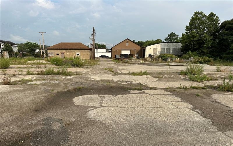 1101 Railroad, 15063, 15063, ,Commercial-industrial-business,For Sale,Railroad,1683074