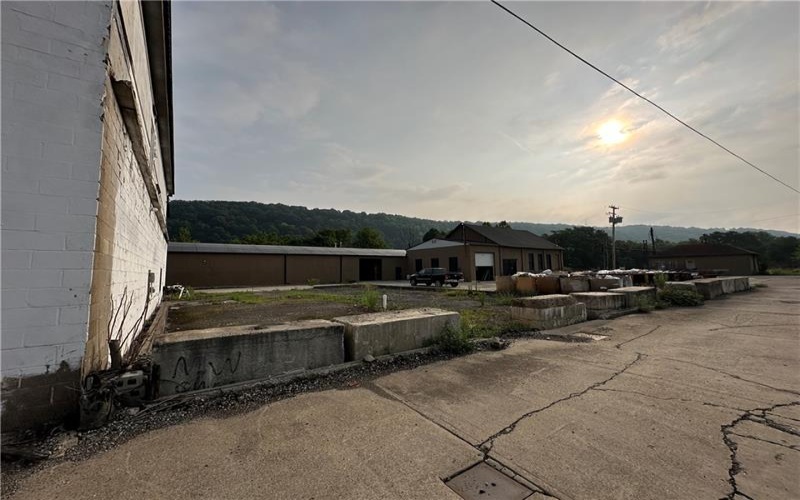 1101 Railroad, 15063, 15063, ,Commercial-industrial-business,For Sale,Railroad,1683074