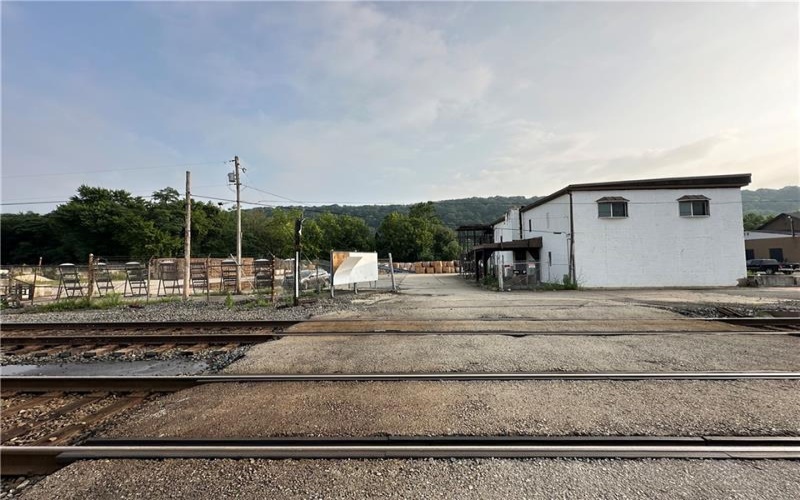 1101 Railroad, 15063, 15063, ,Commercial-industrial-business,For Sale,Railroad,1683074