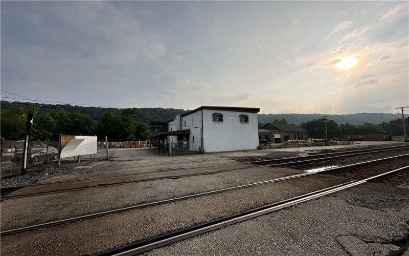 1101 Railroad, 15063, 15063, ,Commercial-industrial-business,For Sale,Railroad,1683074