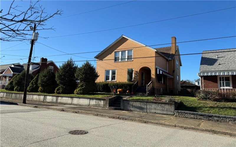 215 Allen Avenue, Donora, 15033, 4 Bedrooms Bedrooms, 11 Rooms Rooms,2 BathroomsBathrooms,Residential,For Sale,Allen Avenue,1683259