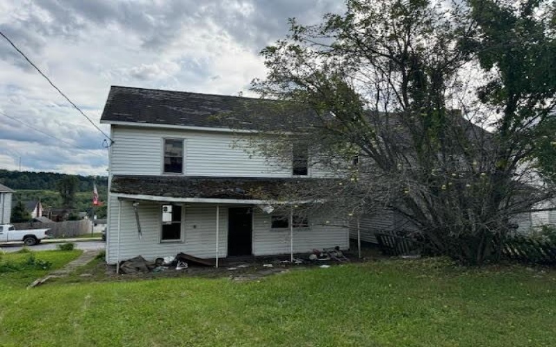 711 Graham Ave, Windber, 15963, 3 Bedrooms Bedrooms, 6 Rooms Rooms,1 BathroomBathrooms,Residential,For Sale,Graham Ave,1683418