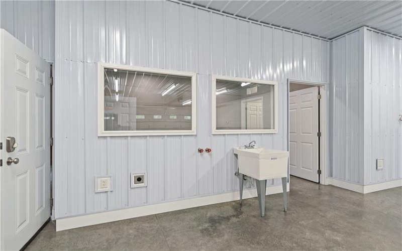2981 Morris, Irwin, 15642, ,Commercial-industrial-business,For Sale,Morris,1683656