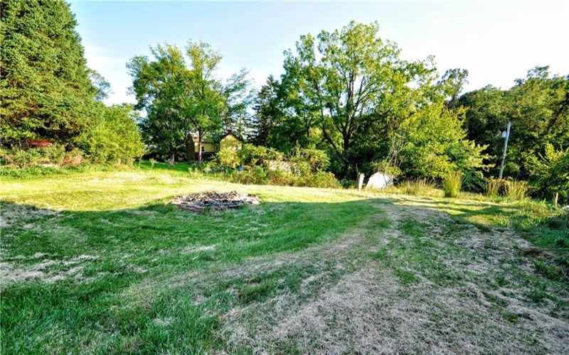 249 Spring Valley Rd, Jeannette, 15644, 3 Bedrooms Bedrooms, 8 Rooms Rooms,1.1 BathroomsBathrooms,Residential,For Sale,Spring Valley Rd,1670908