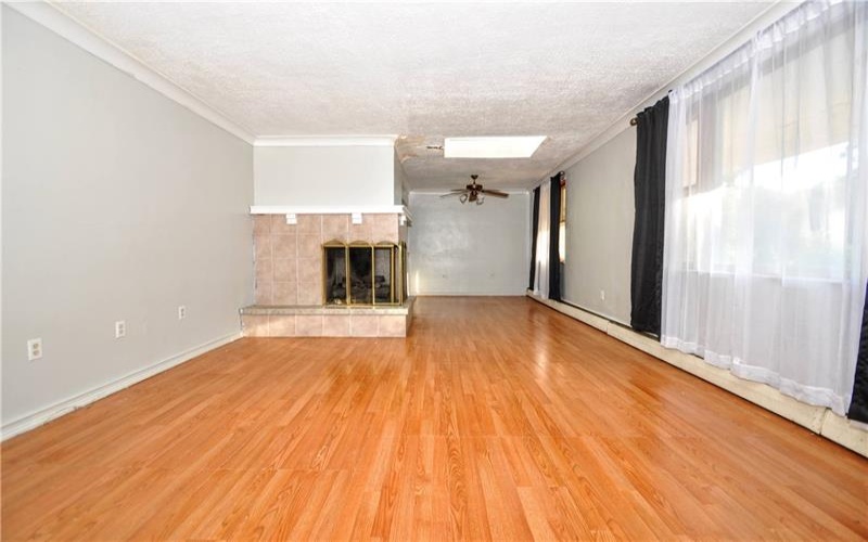 249 Spring Valley Rd, Jeannette, 15644, 3 Bedrooms Bedrooms, 8 Rooms Rooms,1.1 BathroomsBathrooms,Residential,For Sale,Spring Valley Rd,1670908
