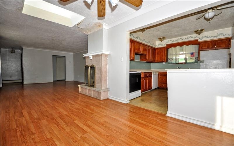 249 Spring Valley Rd, Jeannette, 15644, 3 Bedrooms Bedrooms, 8 Rooms Rooms,1.1 BathroomsBathrooms,Residential,For Sale,Spring Valley Rd,1670908