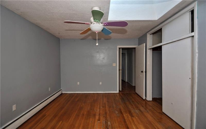 249 Spring Valley Rd, Jeannette, 15644, 3 Bedrooms Bedrooms, 8 Rooms Rooms,1.1 BathroomsBathrooms,Residential,For Sale,Spring Valley Rd,1670908