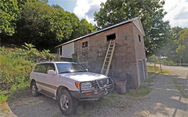 105 Brinker Rd, Hunker, 15639, 4 Bedrooms Bedrooms, 8 Rooms Rooms,1 BathroomBathrooms,Residential,For Sale,Brinker Rd,1684049