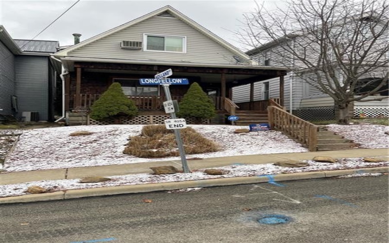 528 Longfellow Street, Vandergrift, 15690, 2 Bedrooms Bedrooms, 5 Rooms Rooms,1.1 BathroomsBathrooms,Residential,For Sale,Longfellow Street,1684120