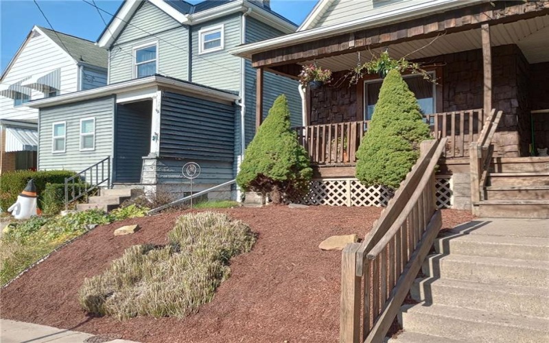 528 Longfellow Street, Vandergrift, 15690, 2 Bedrooms Bedrooms, 5 Rooms Rooms,1.1 BathroomsBathrooms,Residential,For Sale,Longfellow Street,1684120