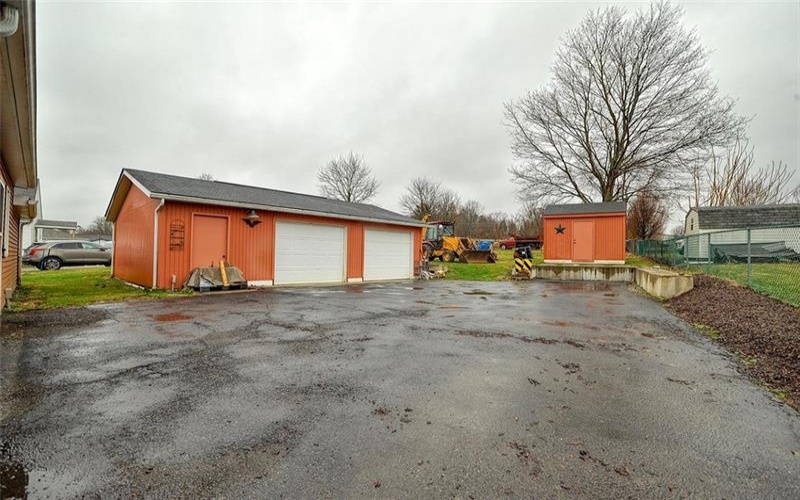 422 Westland Rd, Westland, 15378, ,Commercial-industrial-business,For Sale,Westland Rd,1684133