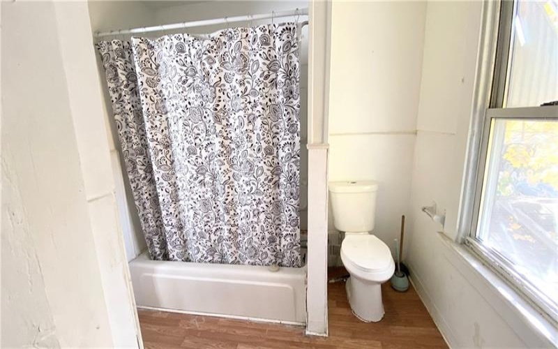 1520 Woodmont, 15068, 15068, 3 Bedrooms Bedrooms, 7 Rooms Rooms,1.1 BathroomsBathrooms,Residential,For Sale,Woodmont,1684467