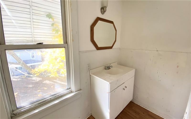 1520 Woodmont, 15068, 15068, 3 Bedrooms Bedrooms, 7 Rooms Rooms,1.1 BathroomsBathrooms,Residential,For Sale,Woodmont,1684467