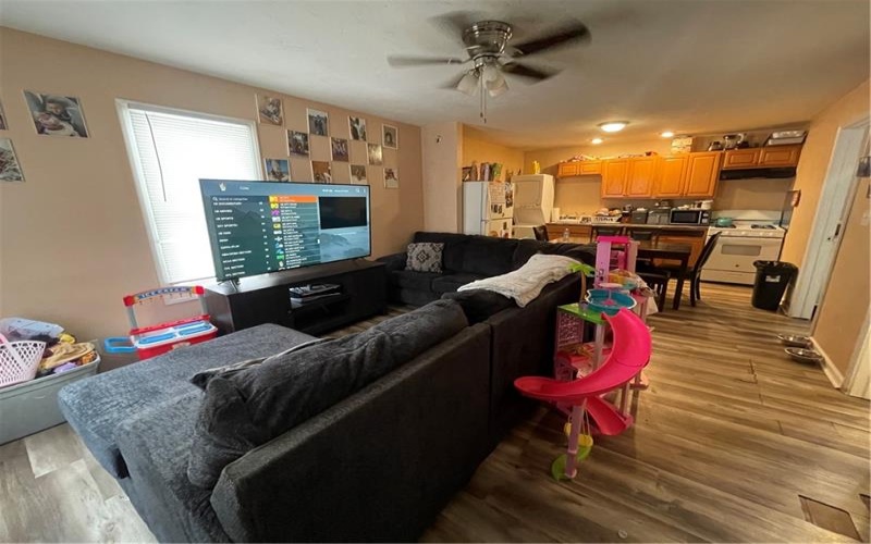 70 South St, Fredericktown, 15333, 2 Bedrooms Bedrooms, ,1 BathroomBathrooms,Residential,For Sale,South St,1684512