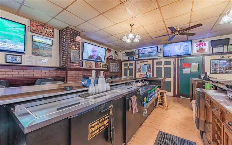 520 BROAD AVE, BELLE VERNON, 15012, ,Commercial-industrial-business,For Sale,BROAD AVE,1684536