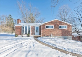 124 Joyce Dr, Canonsburg, 15317, 3 Bedrooms Bedrooms, 8 Rooms Rooms,3 BathroomsBathrooms,Residential,For Sale,Joyce Dr,1684719