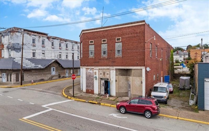 946 Constitution Blvd, New Kensington, 15068, ,Commercial-industrial-business,For Sale,Constitution Blvd,1685256