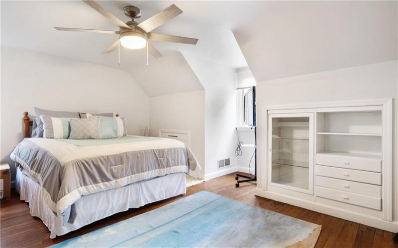 1301 Center Ave, New Kensington, 15068, 3 Bedrooms Bedrooms, 10 Rooms Rooms,3 BathroomsBathrooms,Residential,For Sale,Center Ave,1685221