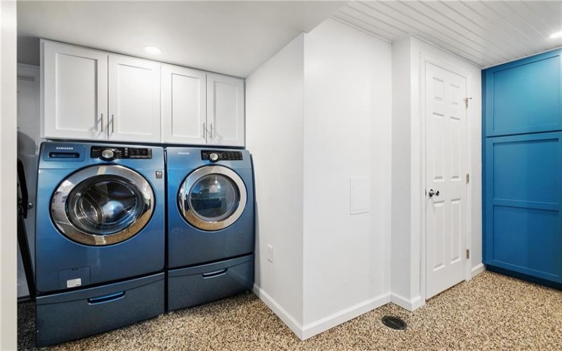 1301 Center Ave, New Kensington, 15068, 3 Bedrooms Bedrooms, 10 Rooms Rooms,3 BathroomsBathrooms,Residential,For Sale,Center Ave,1685221