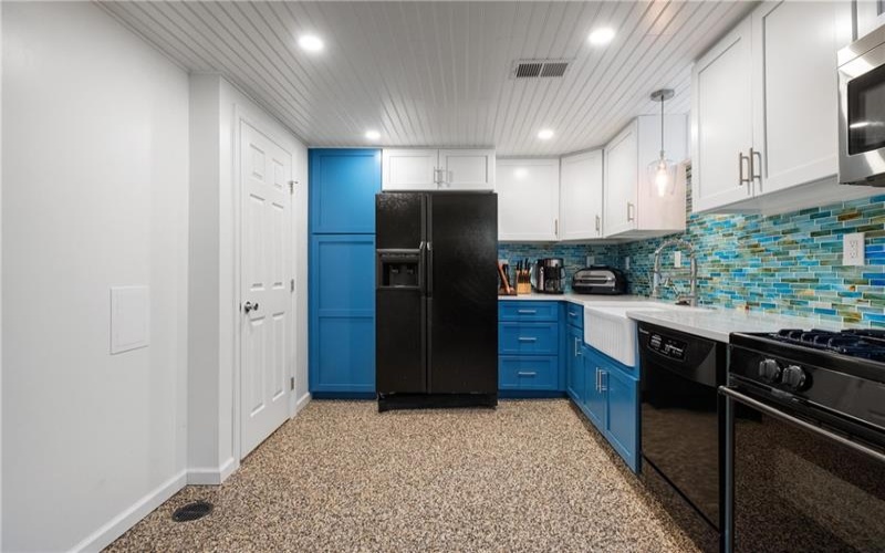 1301 Center Ave, New Kensington, 15068, 3 Bedrooms Bedrooms, 10 Rooms Rooms,3 BathroomsBathrooms,Residential,For Sale,Center Ave,1685221
