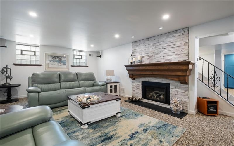 1301 Center Ave, New Kensington, 15068, 3 Bedrooms Bedrooms, 10 Rooms Rooms,3 BathroomsBathrooms,Residential,For Sale,Center Ave,1685221