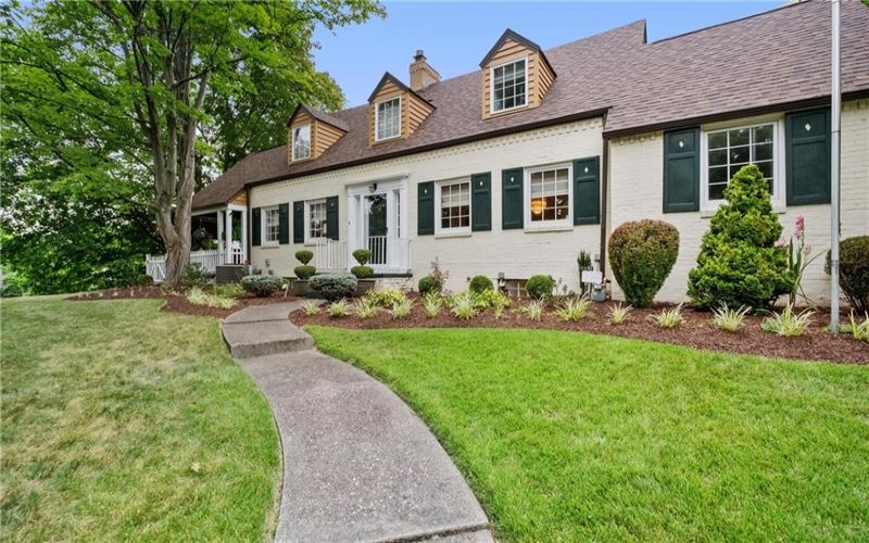 1301 Center Ave, New Kensington, 15068, 3 Bedrooms Bedrooms, 10 Rooms Rooms,3 BathroomsBathrooms,Residential,For Sale,Center Ave,1685221