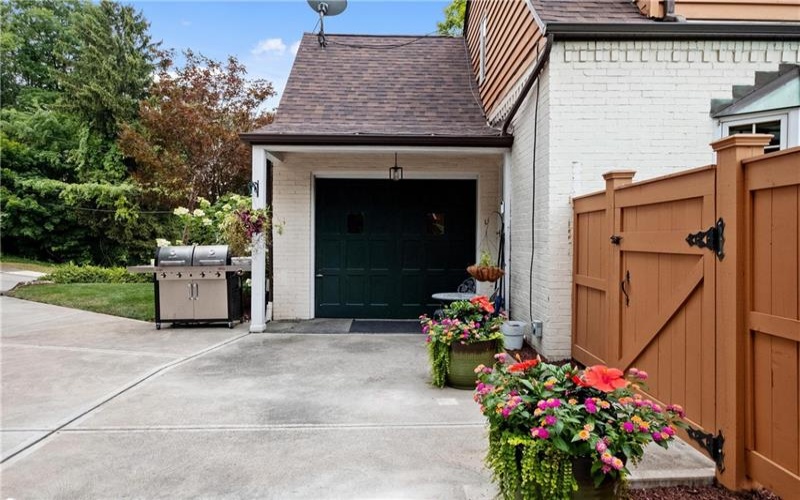 1301 Center Ave, New Kensington, 15068, 3 Bedrooms Bedrooms, 10 Rooms Rooms,3 BathroomsBathrooms,Residential,For Sale,Center Ave,1685221