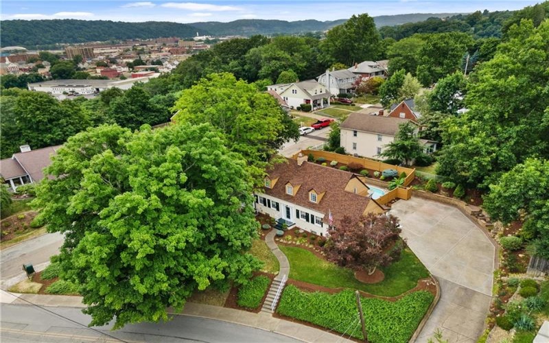 1301 Center Ave, New Kensington, 15068, 3 Bedrooms Bedrooms, 10 Rooms Rooms,3 BathroomsBathrooms,Residential,For Sale,Center Ave,1685221